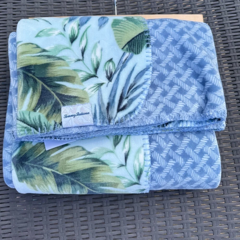Tommy Bahama Parrot Party Coco Flannel Fleece Reversible Throw Blanket 50